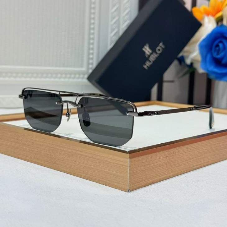 Picture of Hublot Sunglasses _SKUfw71164319fw